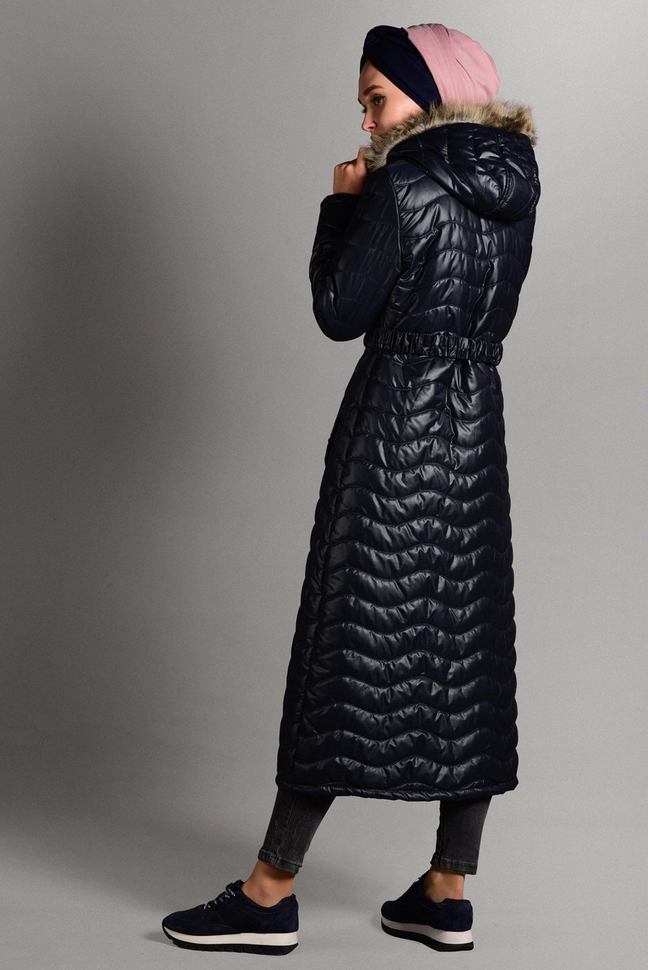 Vêtements hijab BLEU MARINE MANTEAU LONG À BOUFFANT AVEC CAPUCHE 4391 