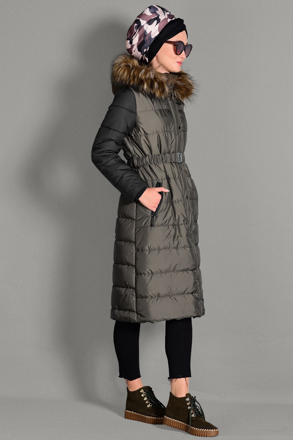 Tesettür giyim HAKİ KAPÜŞONLU ŞİŞME KEMERLİ KABAN 9658 