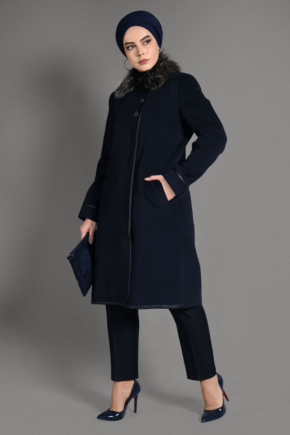 Tesettür giyim LACİVERT KÜRK YAKA DÜĞMELİ KAŞE KABAN 9670
