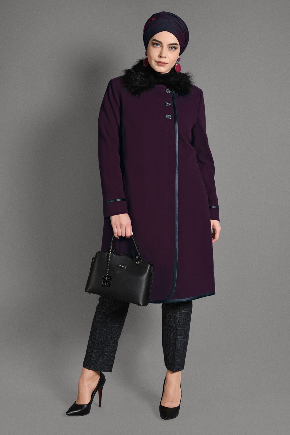 Tesettür giyim MÜRDÜM KÜRK YAKA DÜĞMELİ KAŞE KABAN 9670