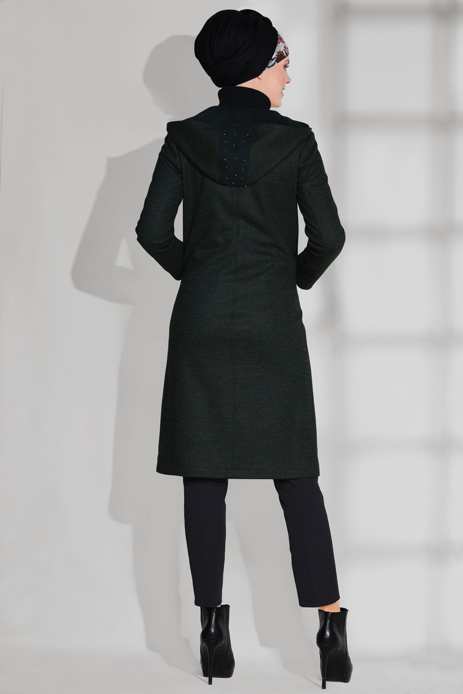 Tesettür giyim YEŞİL FERMUARLI CEP DETAYLI KABAN 9683 