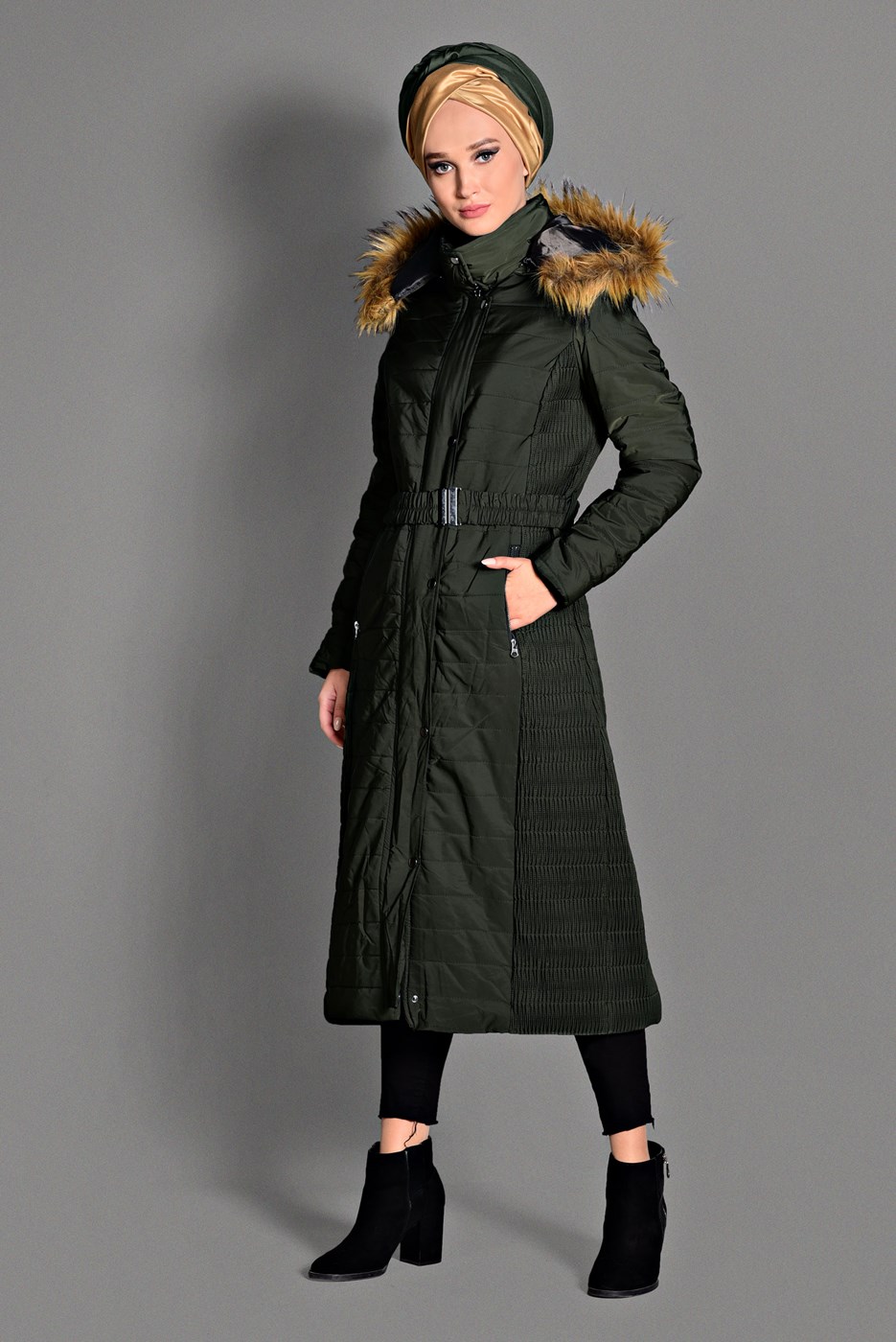 Tesettür giyim HAKİ KAPÜŞONU KÜRKLÜ KABAN 9705 