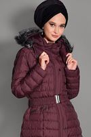 Tesettür giyim BORDO KAPÜŞONLU KEMERLİ KABAN 9711 