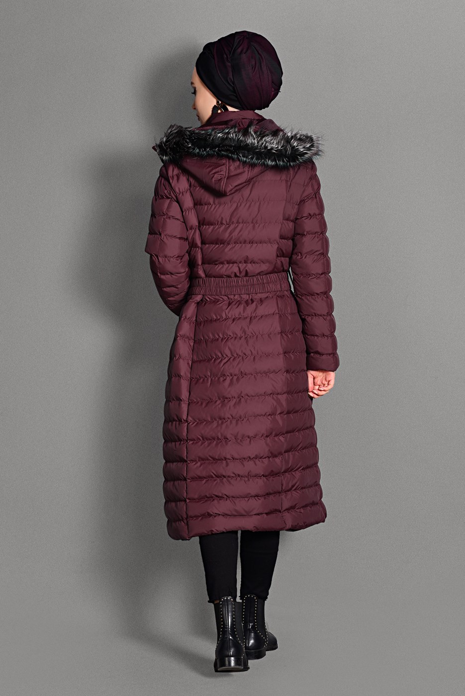 Tesettür giyim BORDO KAPÜŞONLU KEMERLİ KABAN 9711 