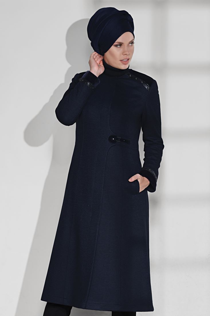 Tesettür giyim LACİVERT KUŞGÖZÜ DETAYLI KABAN 9736
