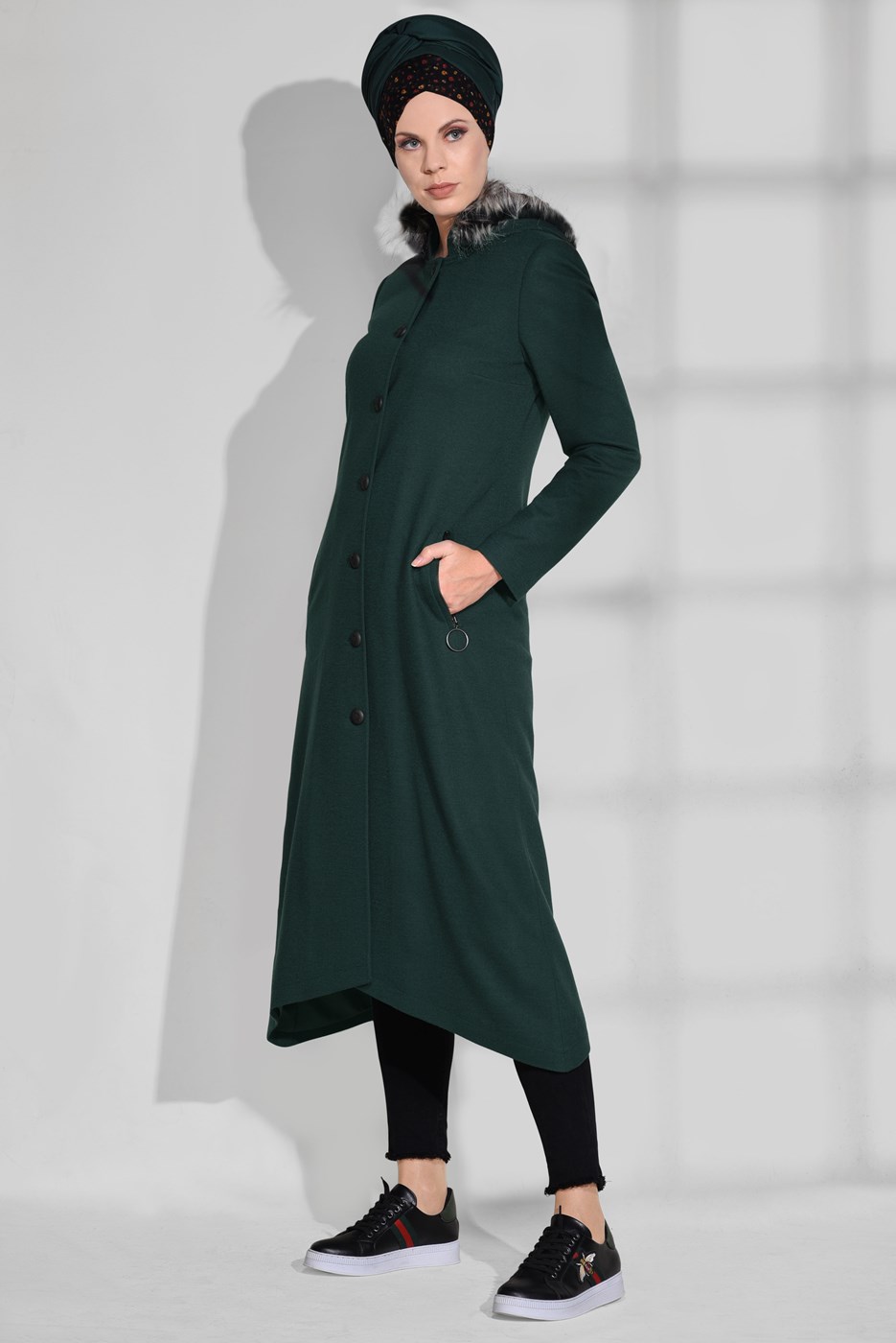 Tesettür giyim YEŞİL DÜĞMELİ HAKİM YAKA KABAN 9744 