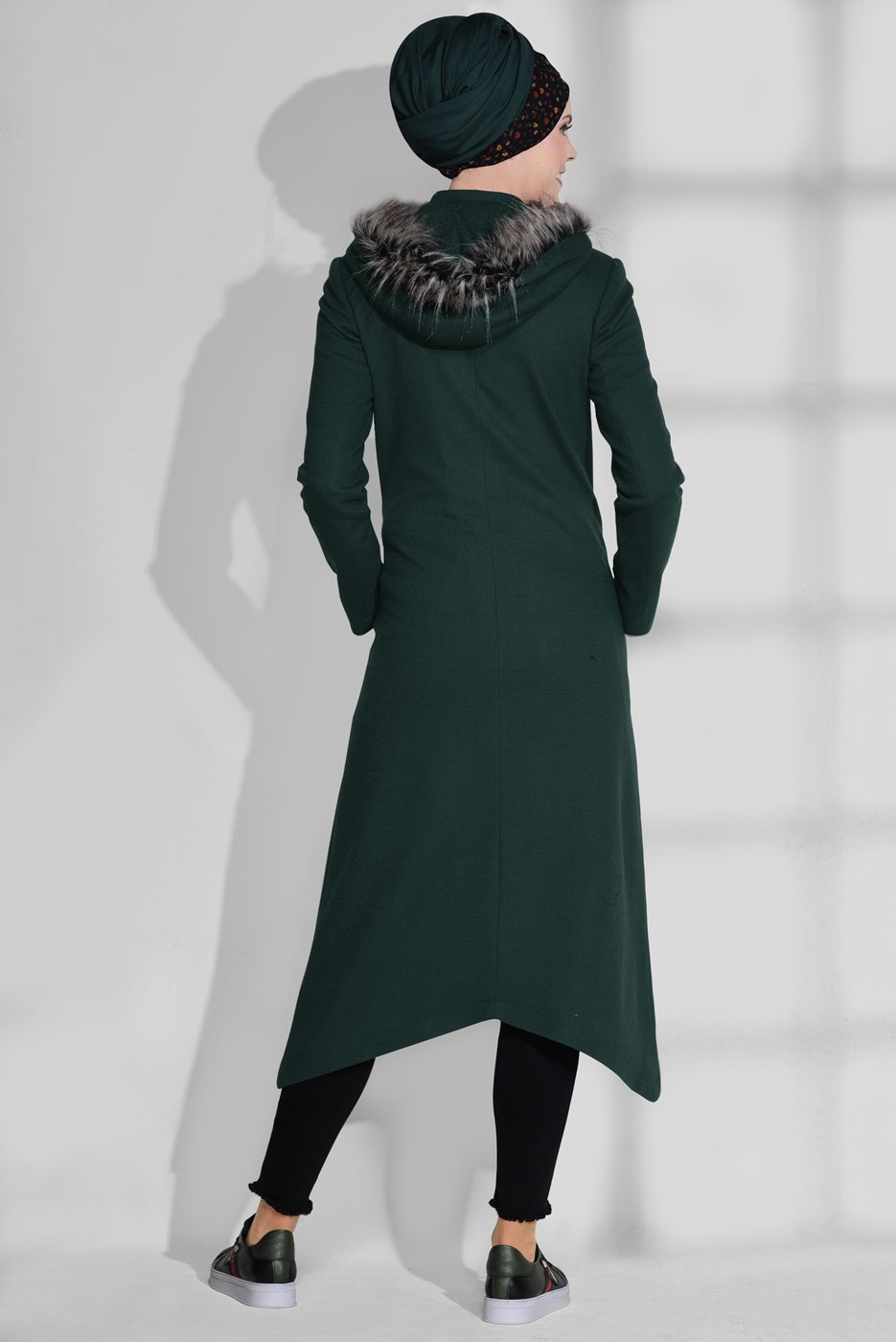 Tesettür giyim YEŞİL DÜĞMELİ HAKİM YAKA KABAN 9744 