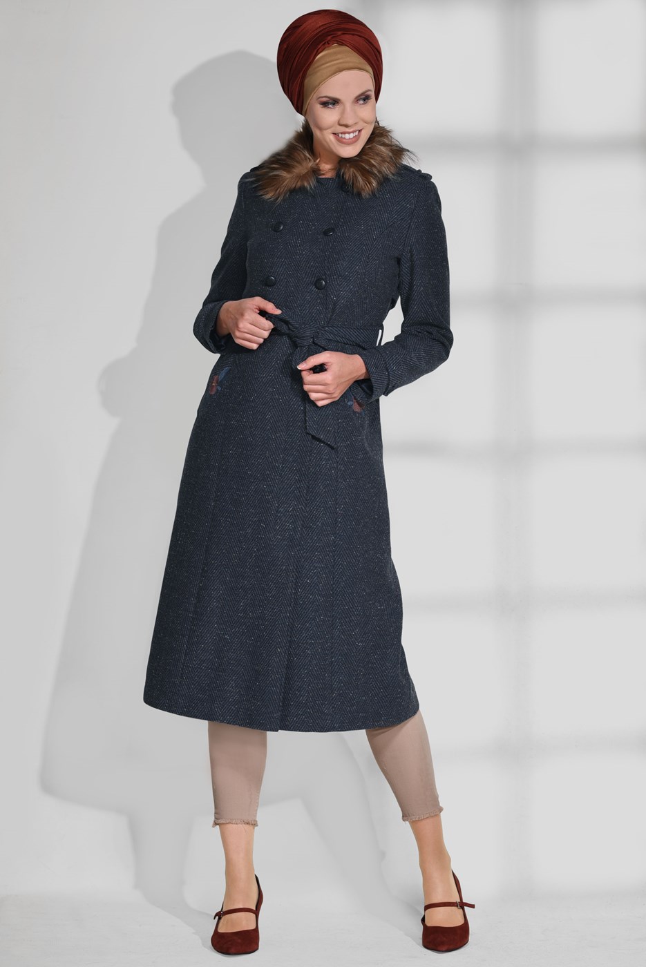 Tesettür giyim LACİVERT KRUVAZE NAKIŞ DETAYLI KABAN 9745 