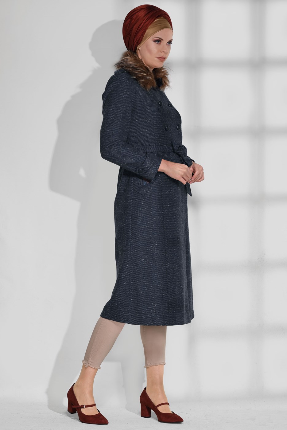 Tesettür giyim LACİVERT KRUVAZE NAKIŞ DETAYLI KABAN 9745 