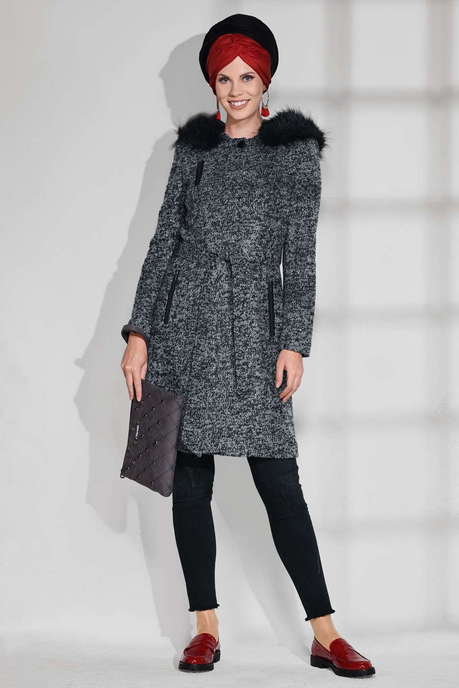 Tesettür giyim GRİ FERMUAR DETAYLI KEÇE KABAN 9751