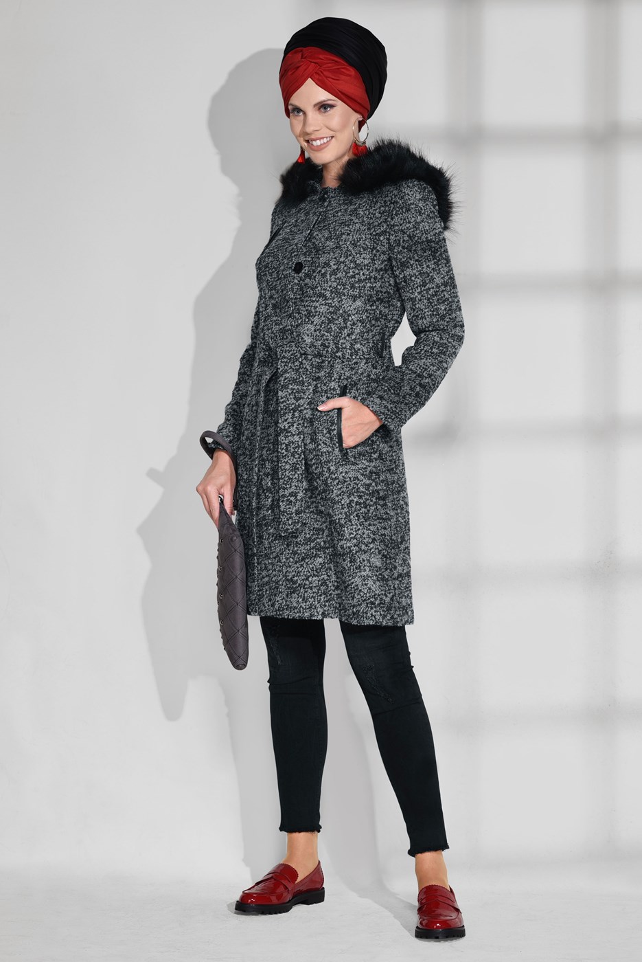 Tesettür giyim GRİ FERMUAR DETAYLI KEÇE KABAN 9751