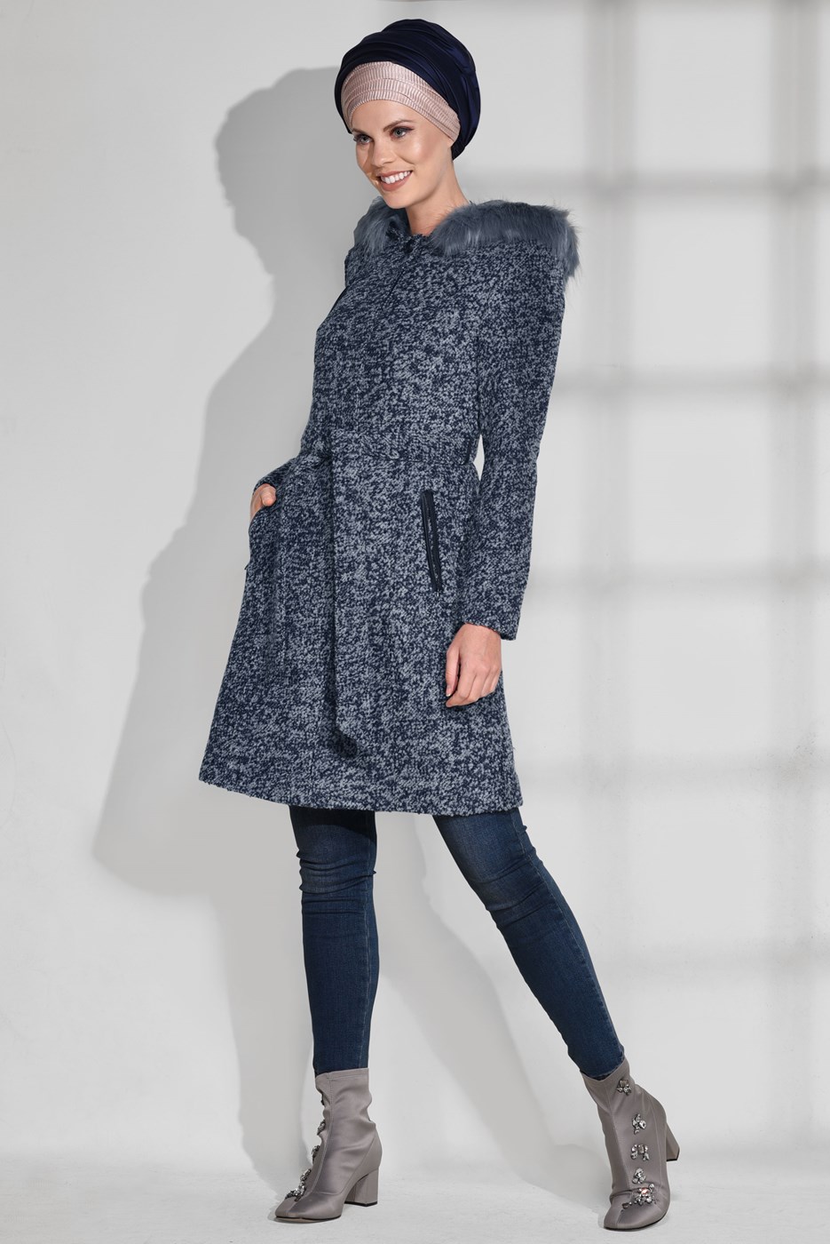 Tesettür giyim LACİVERT FERMUAR DETAYLI KEÇE KABAN 9751