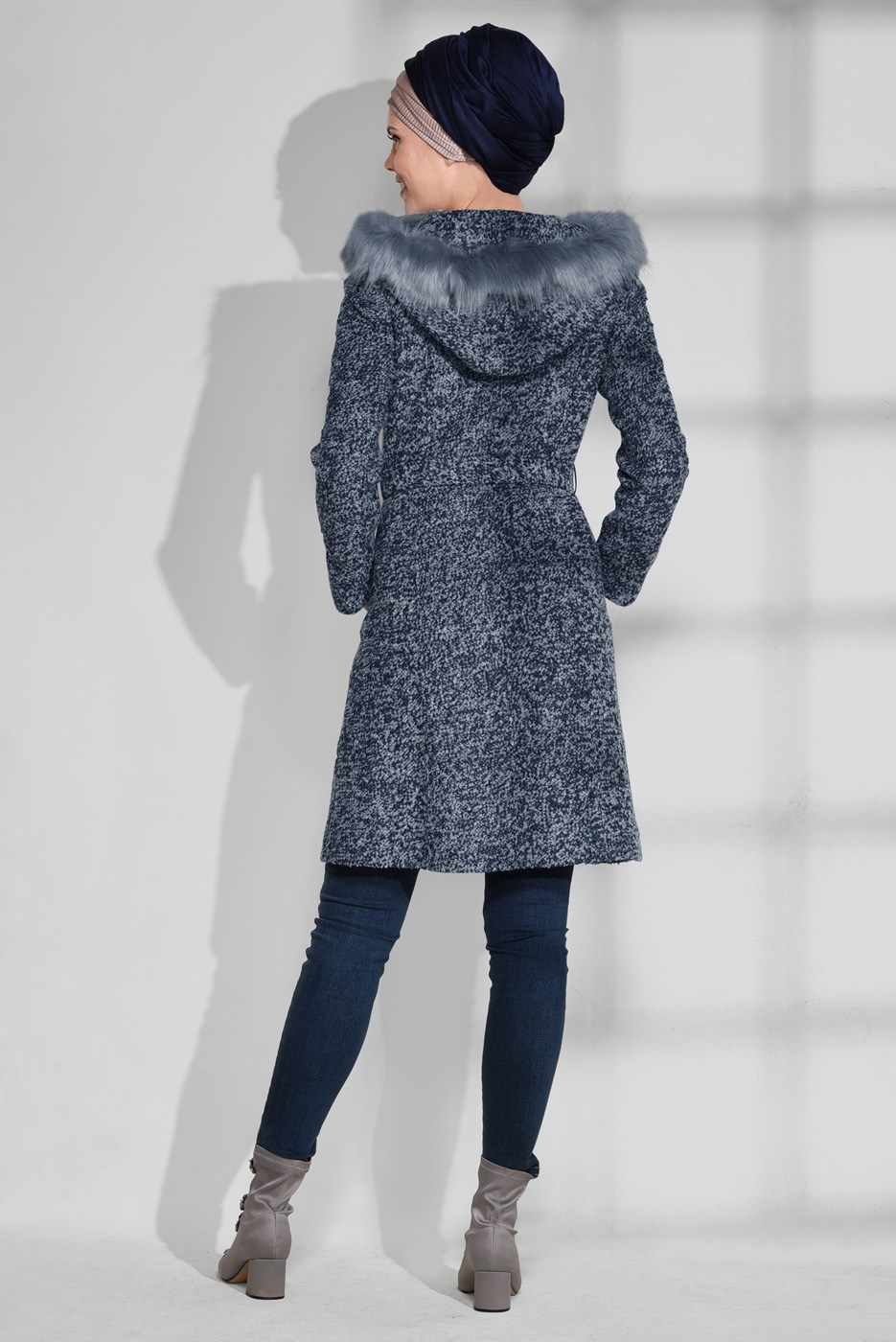 Tesettür giyim LACİVERT FERMUAR DETAYLI KEÇE KABAN 9751