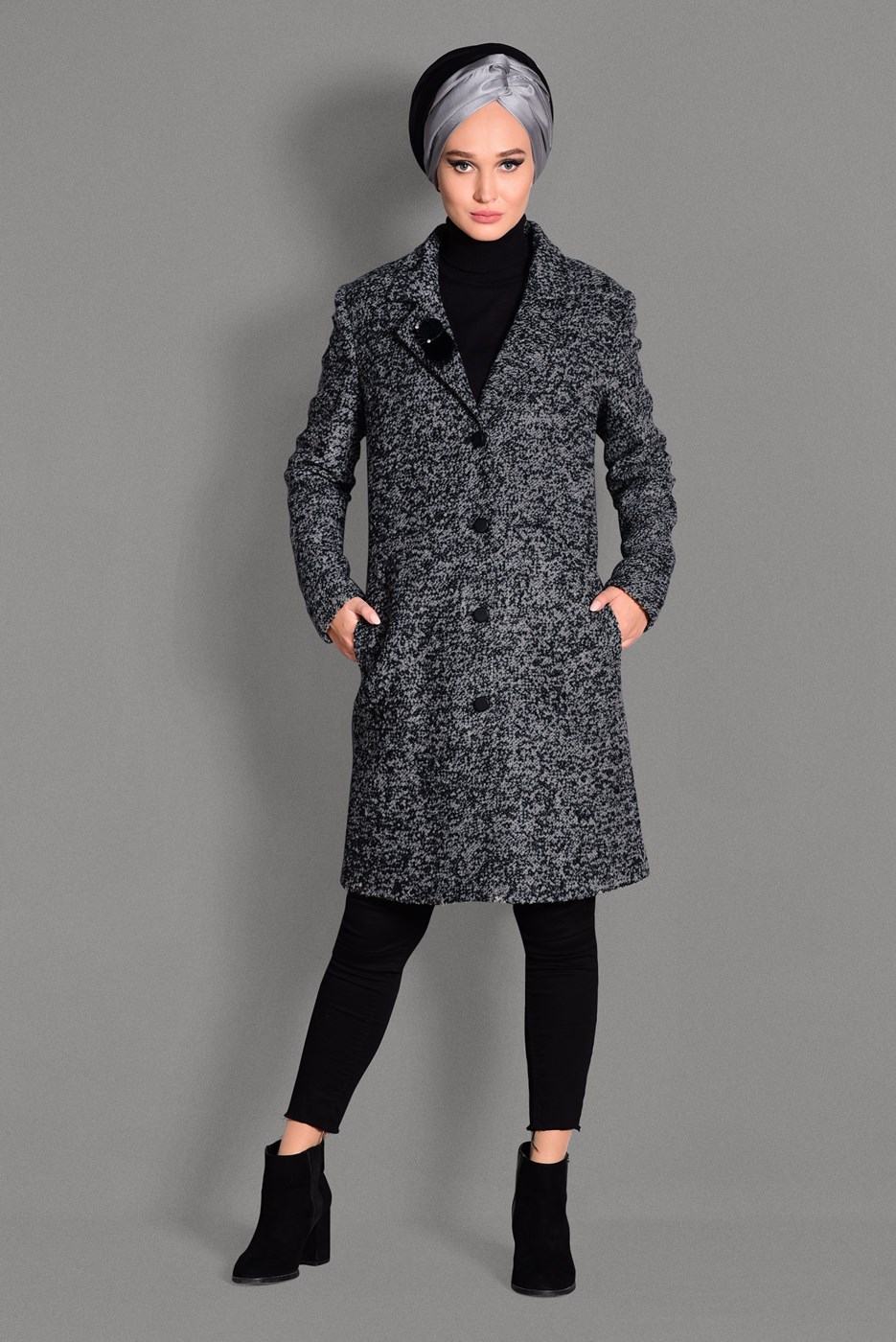 Tesettür giyim GRİ DÜĞMELİ KEÇE KABAN 9757