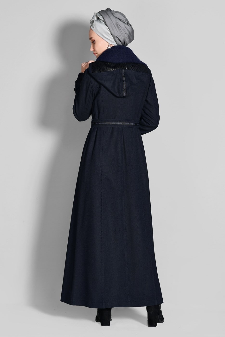 Tesettür giyim LACİVERT KAPÜŞONLU KEMERLİ MANTO 9634