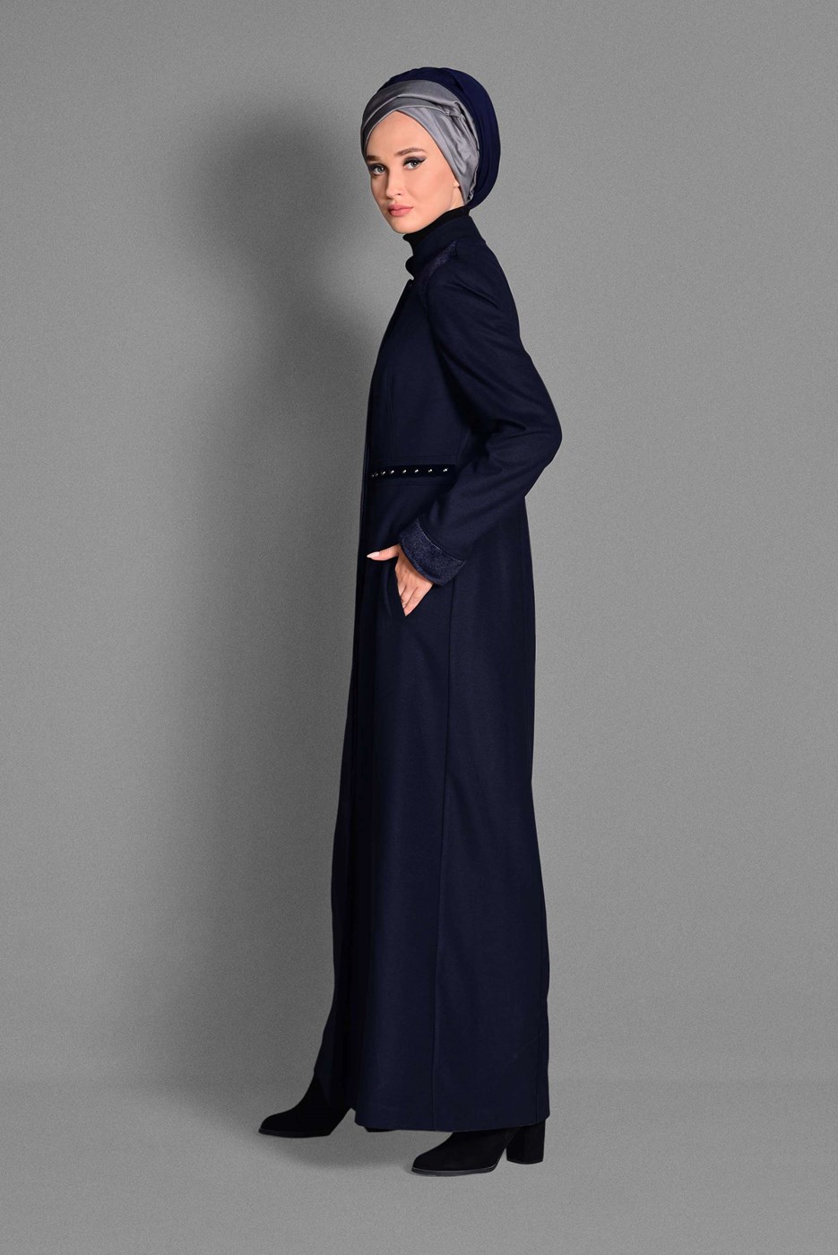 Tesettür giyim LACİVERT BELİ BONCUK İŞLEMELİ HAKİM YAKA MANTO 9680 