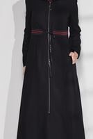Vêtements hijab NOIR MANTEAU À LIGNÉ AVEC CAPUCHE 9681 