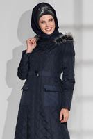 Tesettür giyim LACİVERT KAPÜŞONLU CEPLİ KAPİTONE MANTO 9695 