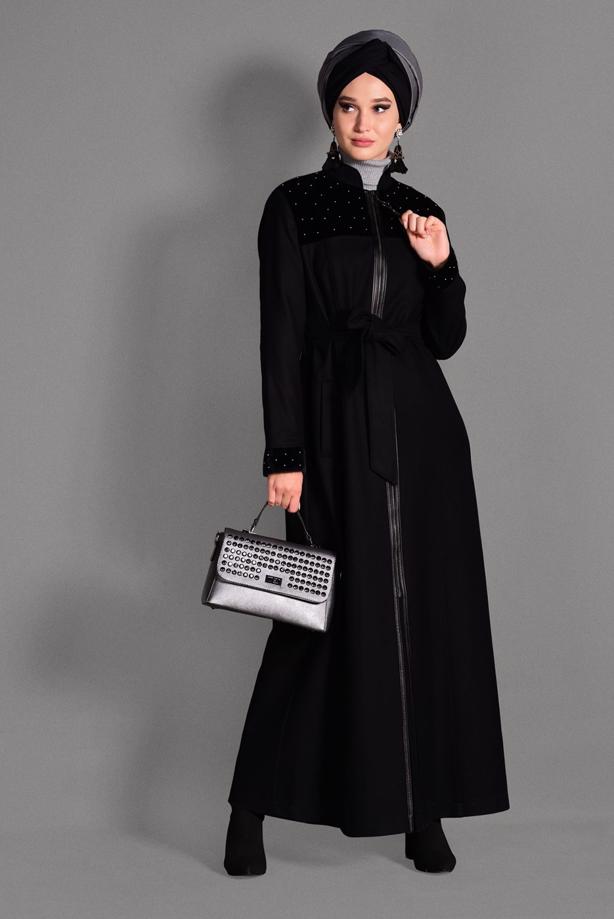 Tesettür giyim SİYAH BONCUK DETAYLI HAKİM YAKA MANTO 9715  - TRENDTESETTÜR