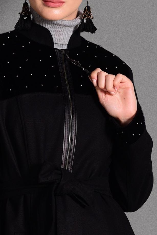 Tesettür giyim SİYAH BONCUK DETAYLI HAKİM YAKA MANTO 9715  - TRENDTESETTÜR