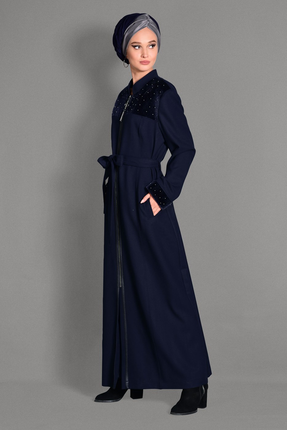 Tesettür giyim LACİVERT BONCUK DETAYLI HAKİM YAKA MANTO 9715 