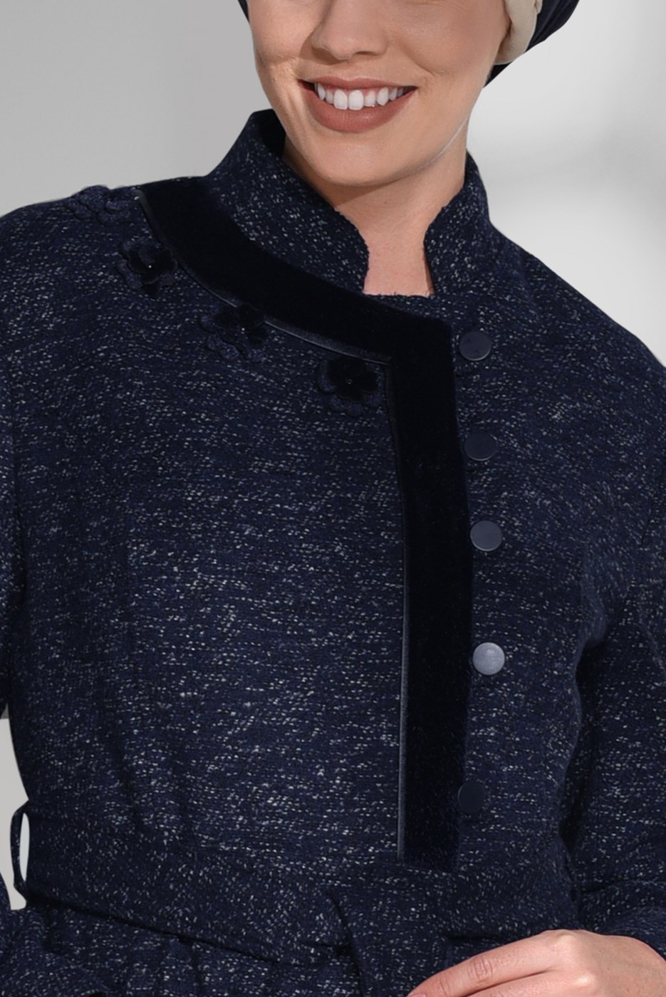 Tesettür giyim LACİVERT HAKİM YAKA KUŞAKLI MANTO 9717