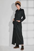 Tesettür giyim YEŞİL KUŞAKLI OMUZLARI TÜYLÜ MANTO 9720 