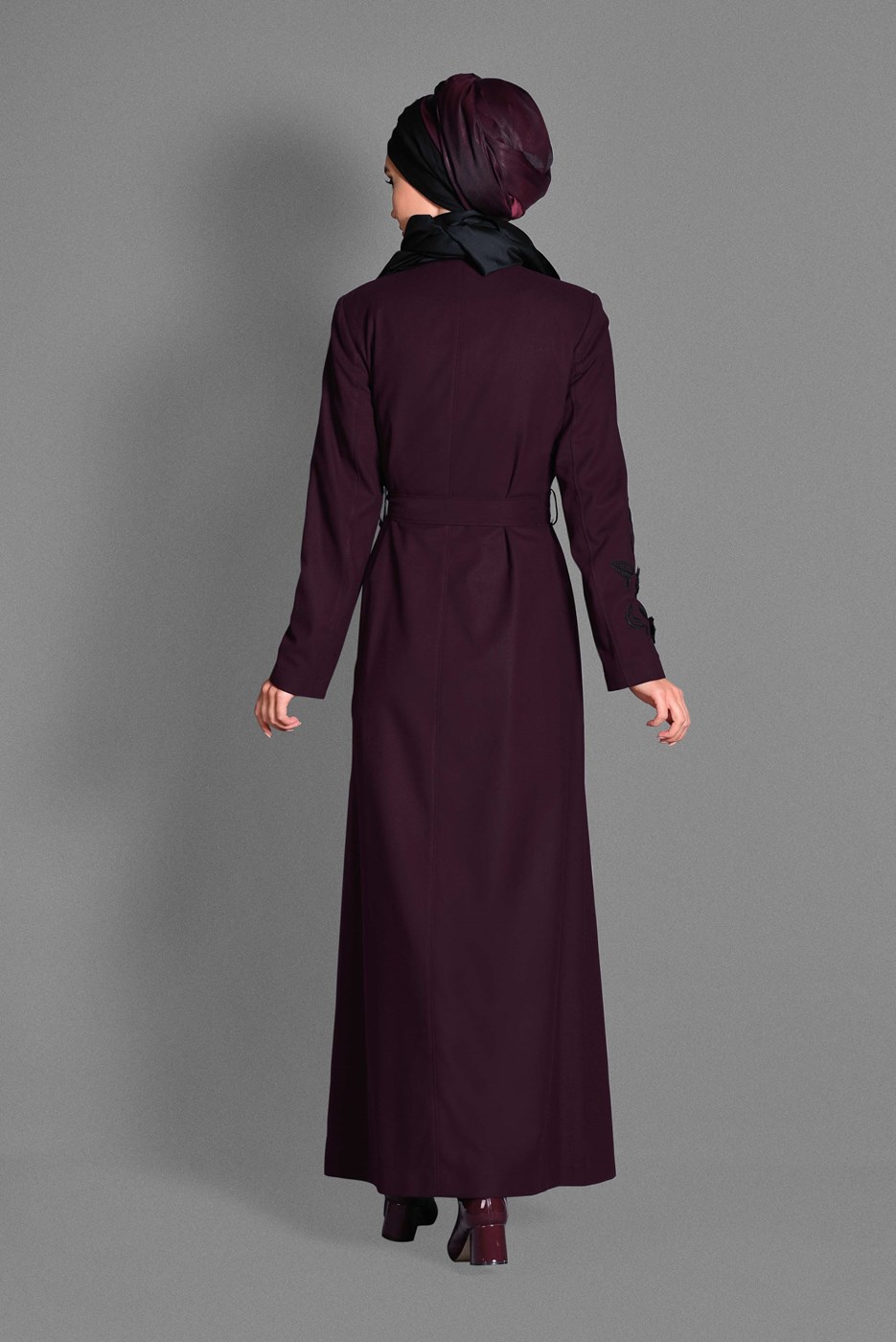 Tesettür giyim BORDO NAKIŞ DETAYLI CEPLİ MANTO 9731 