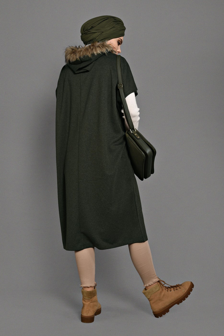 Tesettür giyim HAKİ KAPÜŞONLU CEP DETAYLI PANÇO  35181