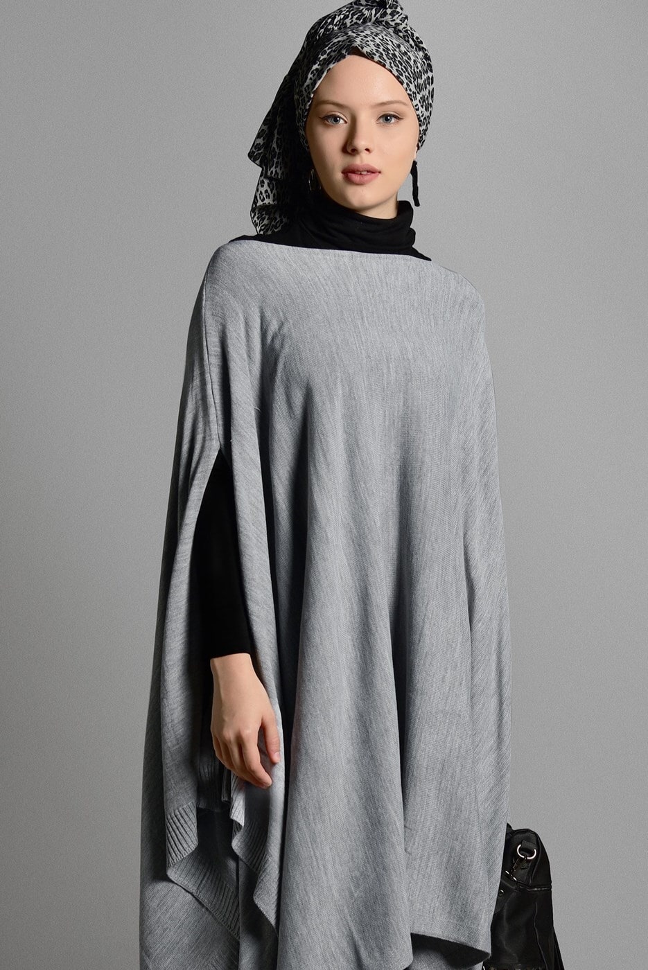 Tesettür giyim GRİ ASİMETRİK TRİKO  PANÇO T 99101