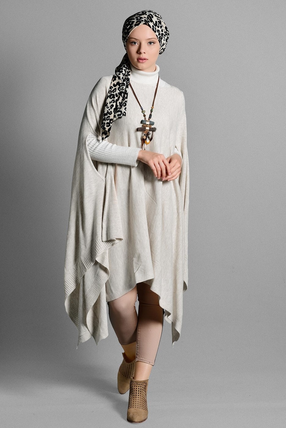 Tesettür giyim BEJ ASİMETRİK TRİKO  PANÇO T 99101