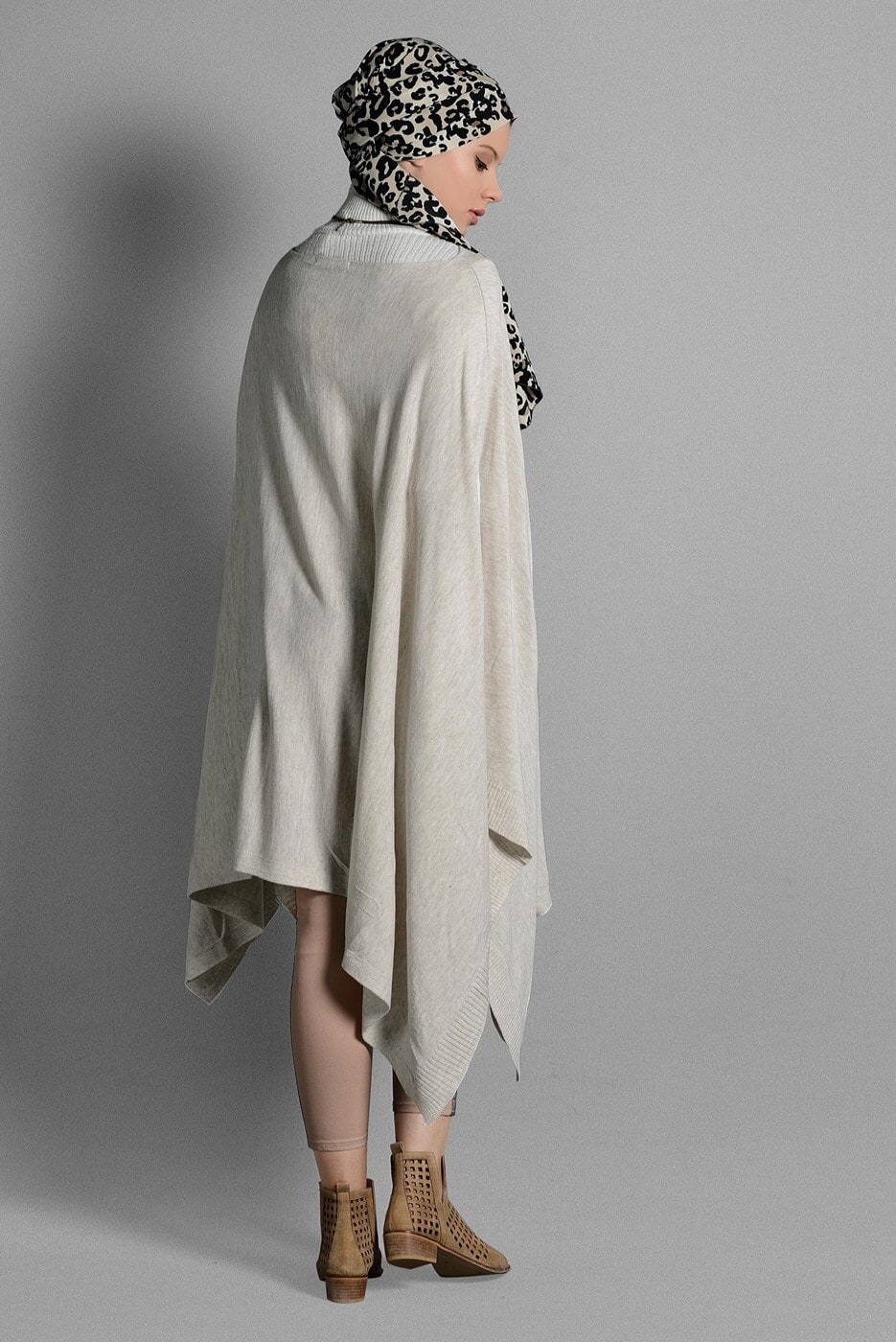 Tesettür giyim BEJ ASİMETRİK TRİKO  PANÇO T 99101