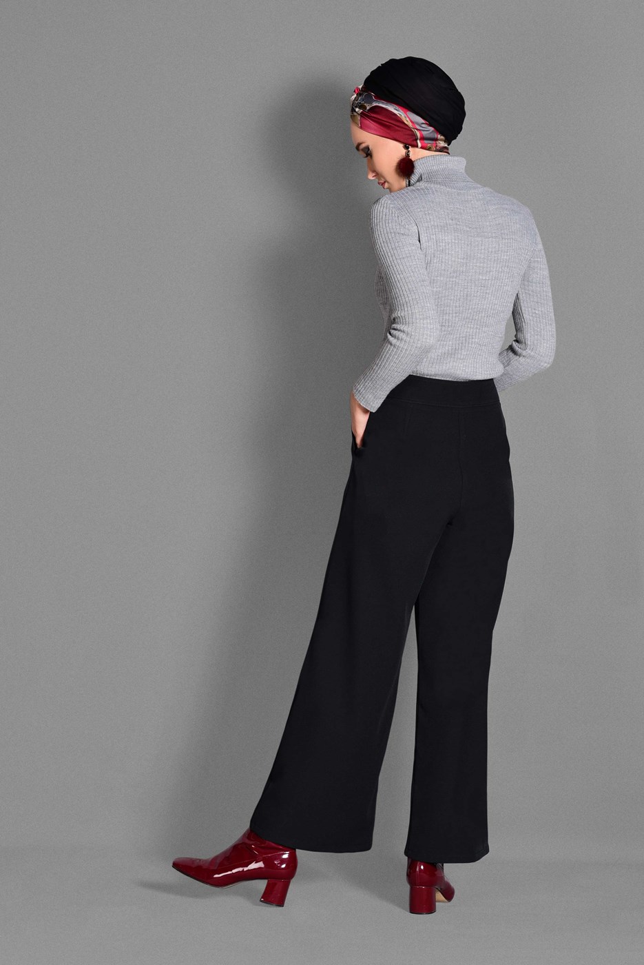 Tesettür giyim SİYAH BOL PAÇA NAKIŞ DETAYLI PANTOLON 7244 