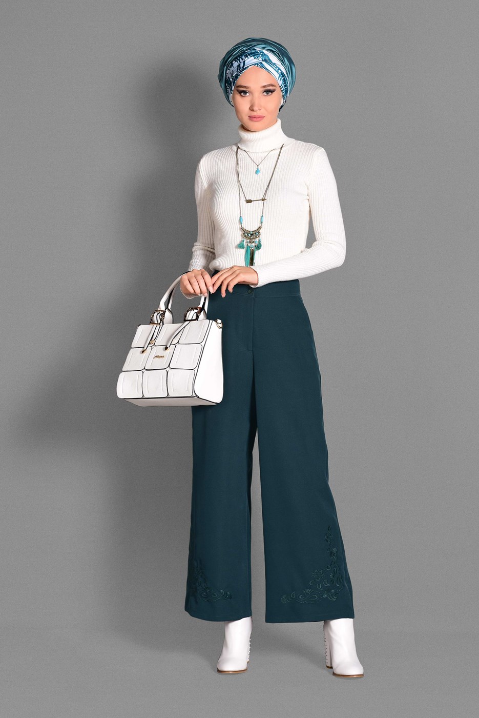 Tesettür giyim YEŞİL BOL PAÇA NAKIŞ DETAYLI PANTOLON 7244 