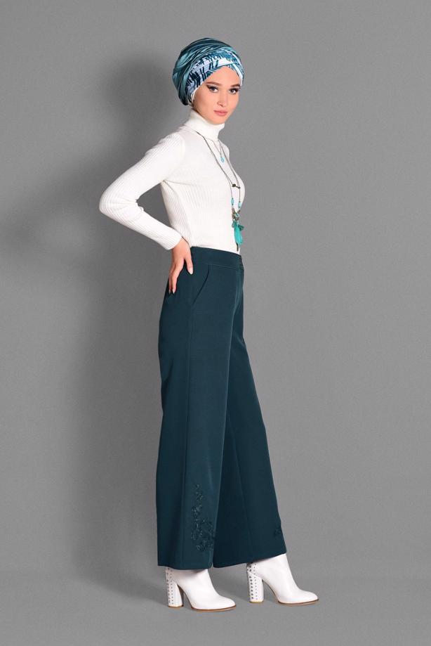 Tesettür giyim  BOL PAÇA NAKIŞ DETAYLI PANTOLON 7244  - TRENDTESETTÜR