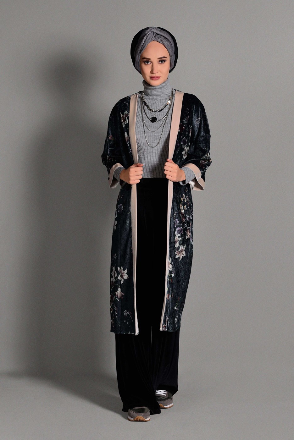 Tesettür giyim SİYAH BOL KESİM KADİFE PANTOLON 7401 