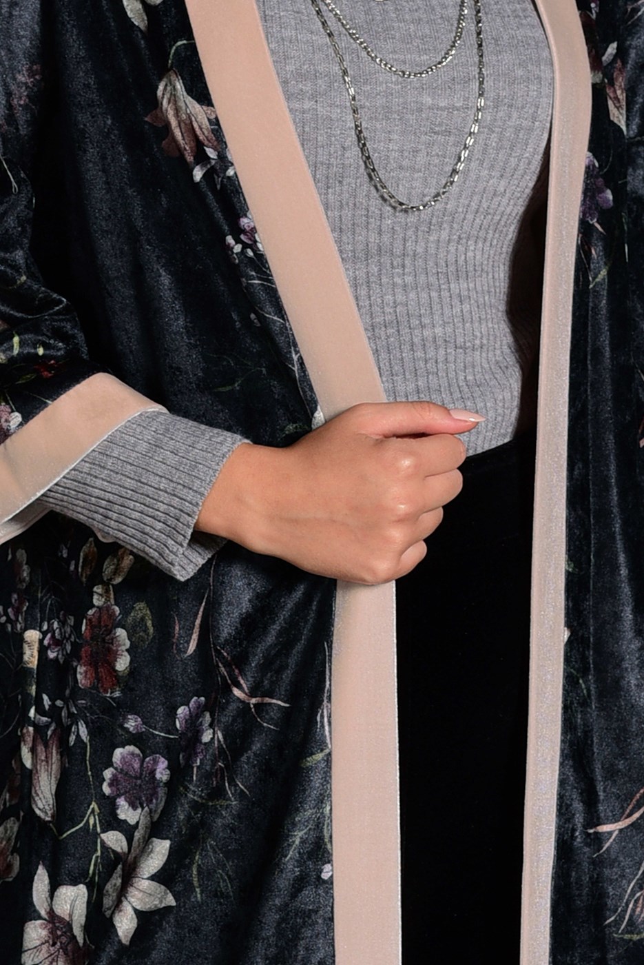 Tesettür giyim SİYAH BOL KESİM KADİFE PANTOLON 7401 