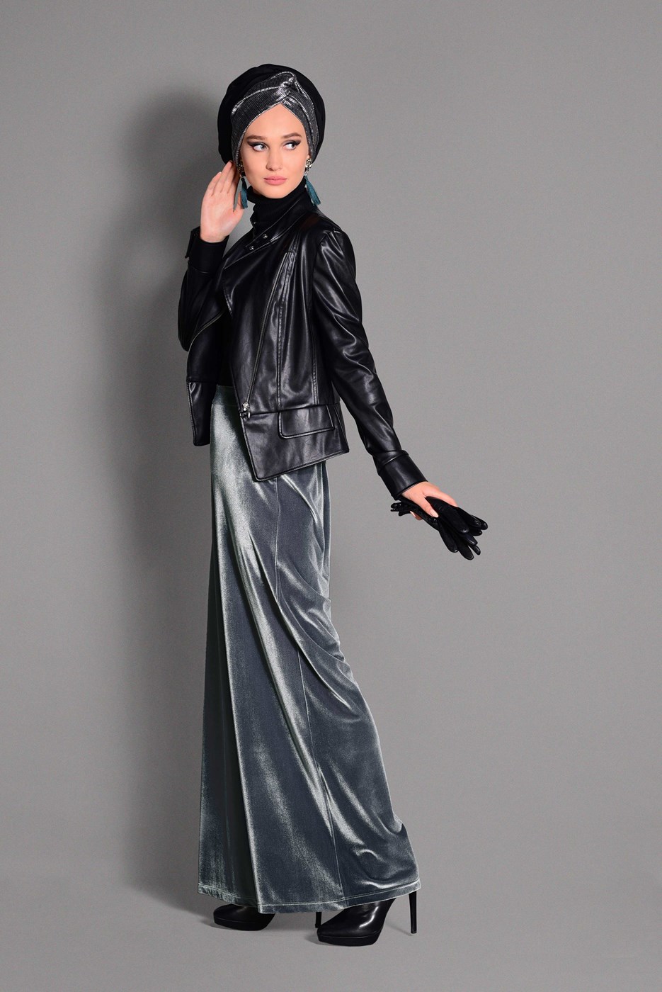 Tesettür giyim GÜMÜŞ BOL KESİM KADİFE PANTOLON 7401 