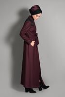 Tesettür giyim BORDO SIRTI NAKIŞ DETAYLI PARDESÜ 1153 