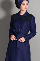 Tesettür giyim LACİVERT SIRTI NAKIŞ DETAYLI PARDESÜ 1153 