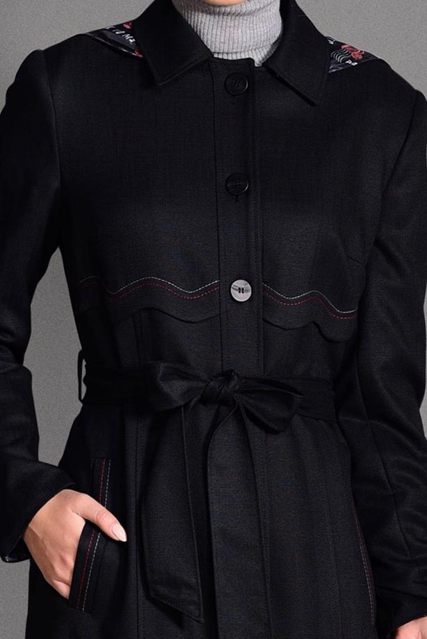 Tesettür giyim SİYAH KAPÜŞONU DESENLİ PARDESÜ 1162  - TRENDTESETTÜR