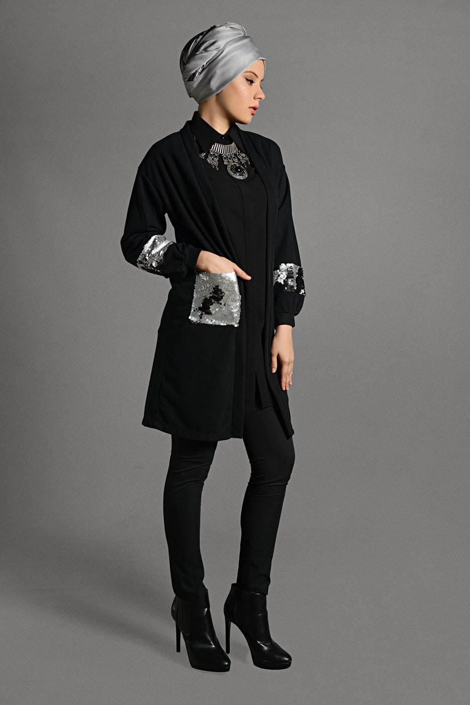 Hijab clothing BLACK SEQUINED KNIT TUNIC 18102 