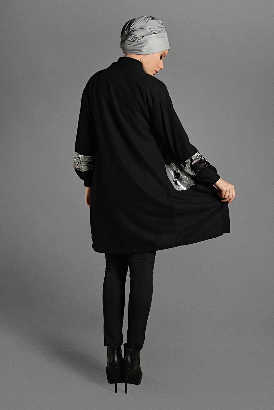 Hijab clothing BLACK SEQUINED KNIT TUNIC 18102 
