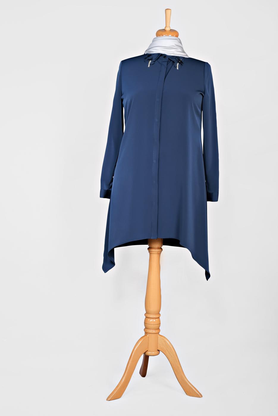 Tesettür giyim LACİVERT YAKASI ÜÇ BOYUTLU ÇİÇEK DETAYLI TUNİK 2754