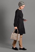 Tesettür giyim SİYAH BELİ KUŞAKLI FIRFIRLI TUNİK 3461 