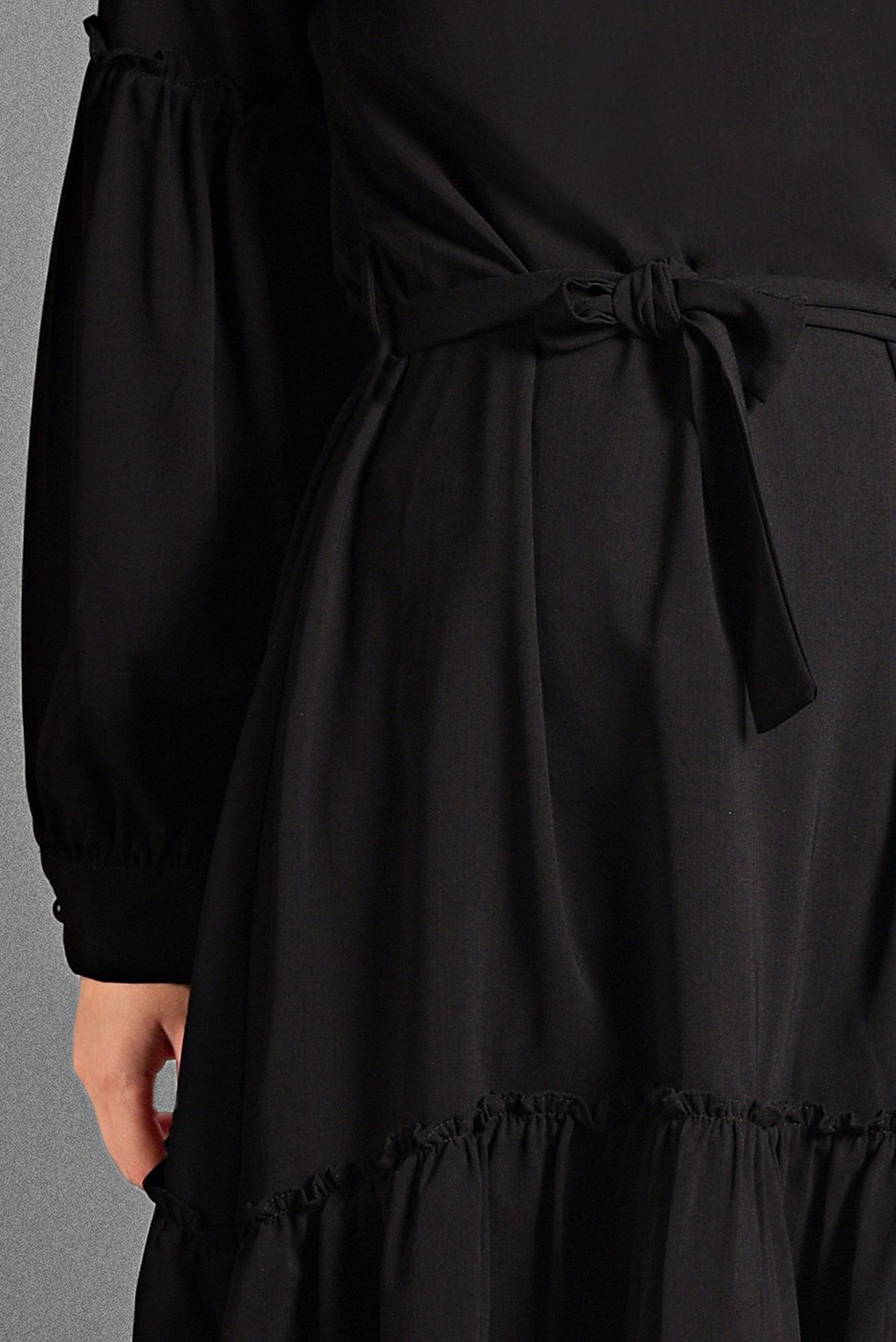 Tesettür giyim SİYAH BELİ KUŞAKLI FIRFIRLI TUNİK 3461 