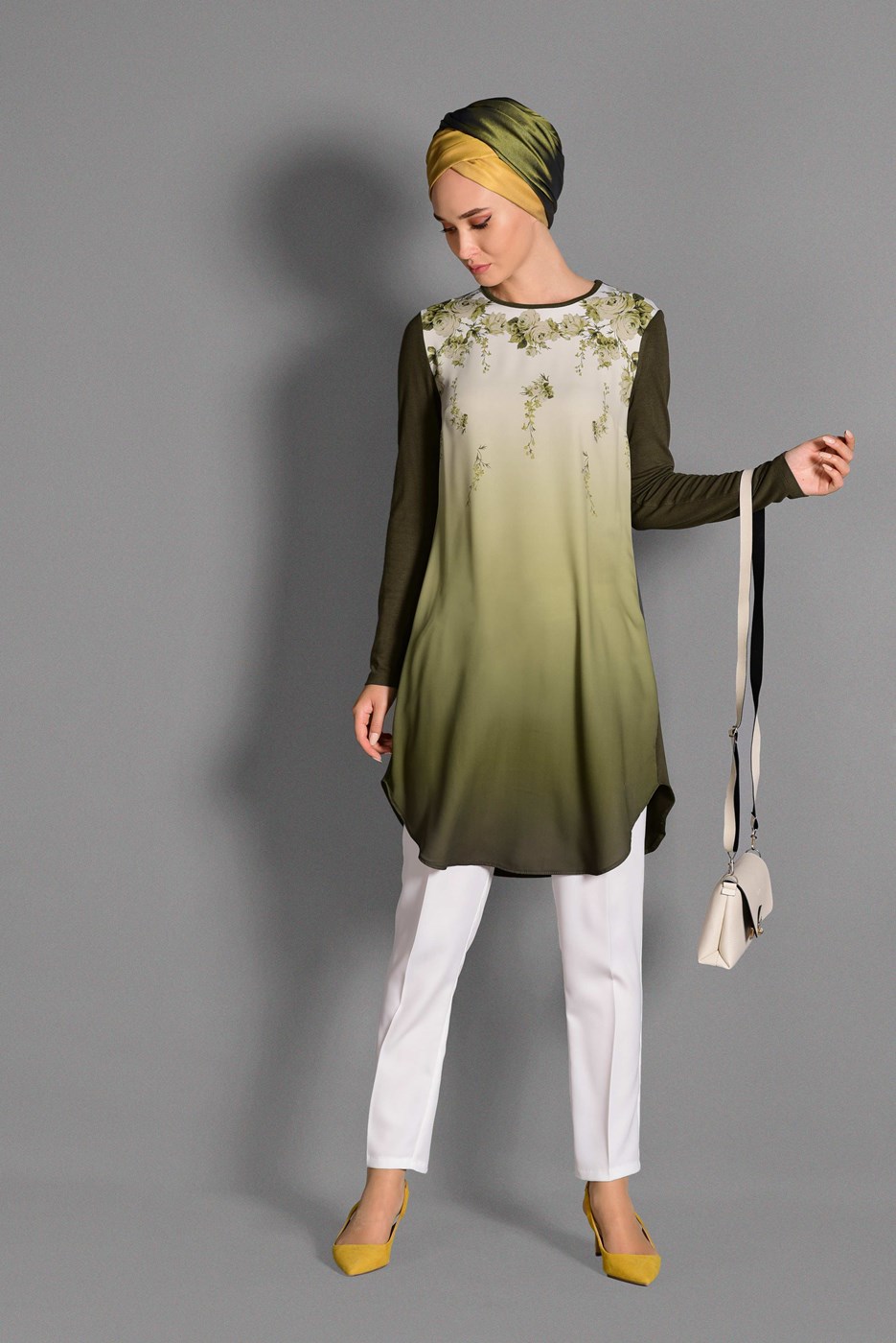 Tesettür giyim HAKİ BASKI DETAYLI BİSİKLET YAKA TUNİK 4623