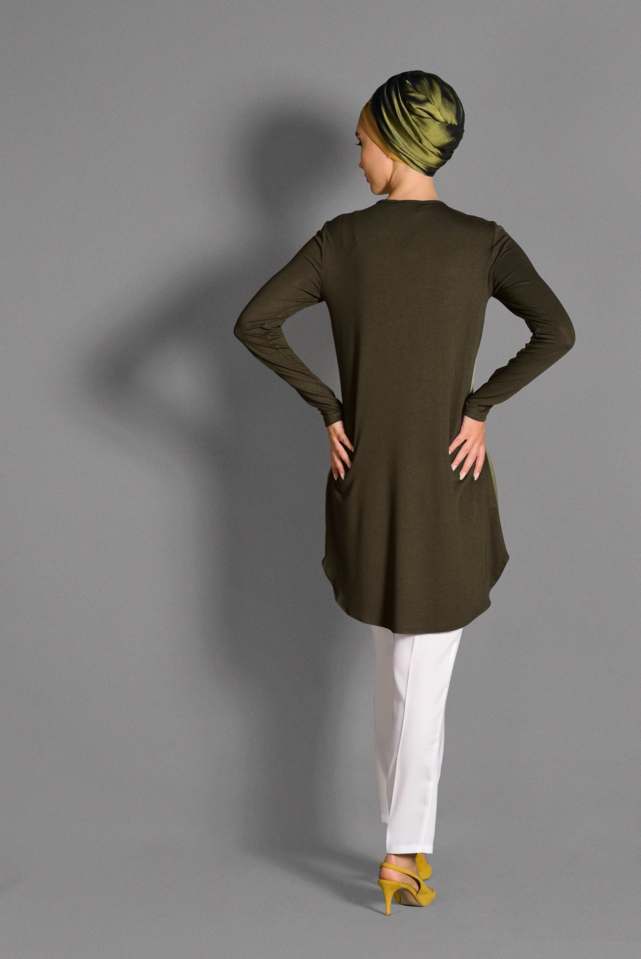 Tesettür giyim HAKİ BASKI DETAYLI BİSİKLET YAKA TUNİK 4623