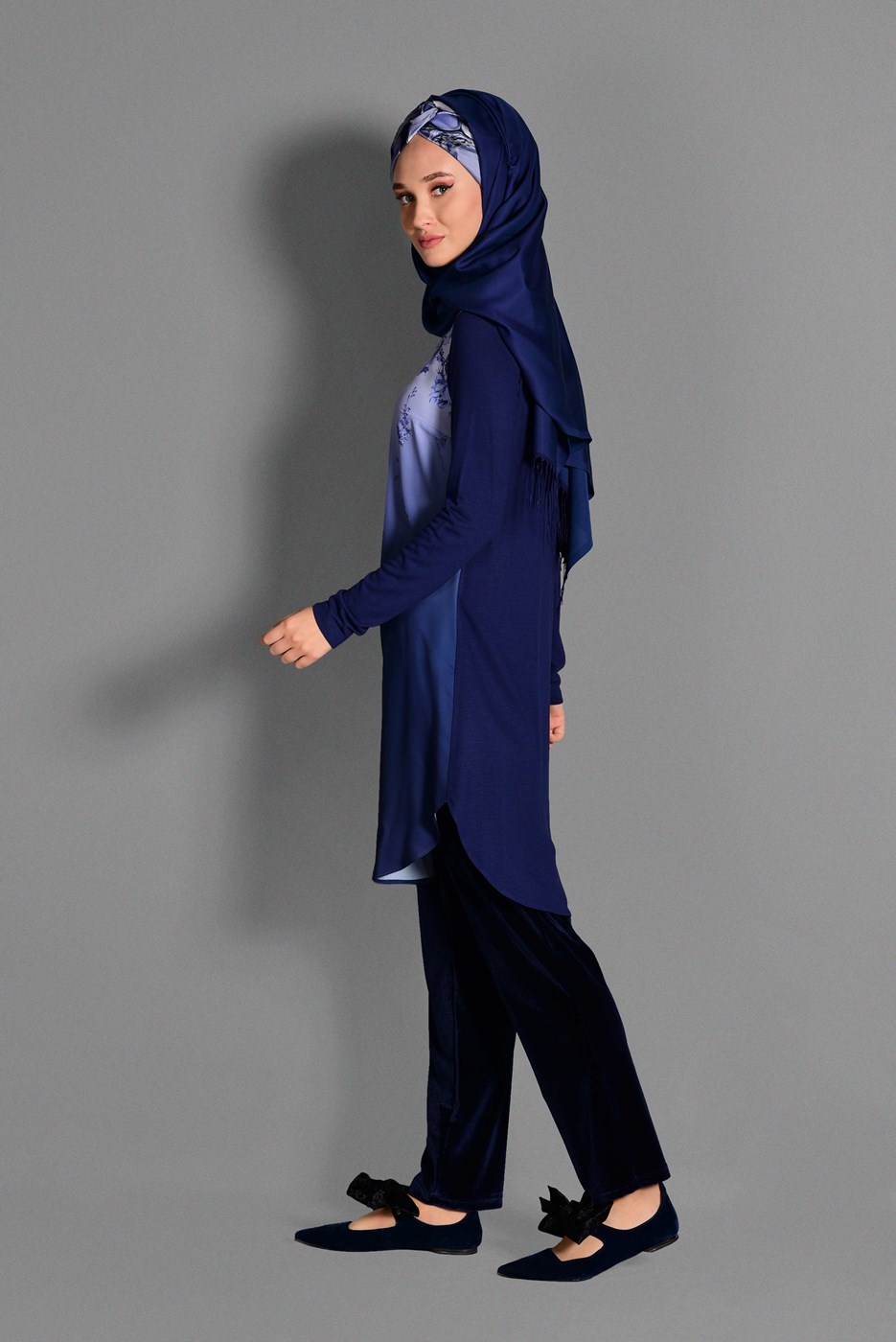 Tesettür giyim LACİVERT BASKI DETAYLI BİSİKLET YAKA TUNİK 4623