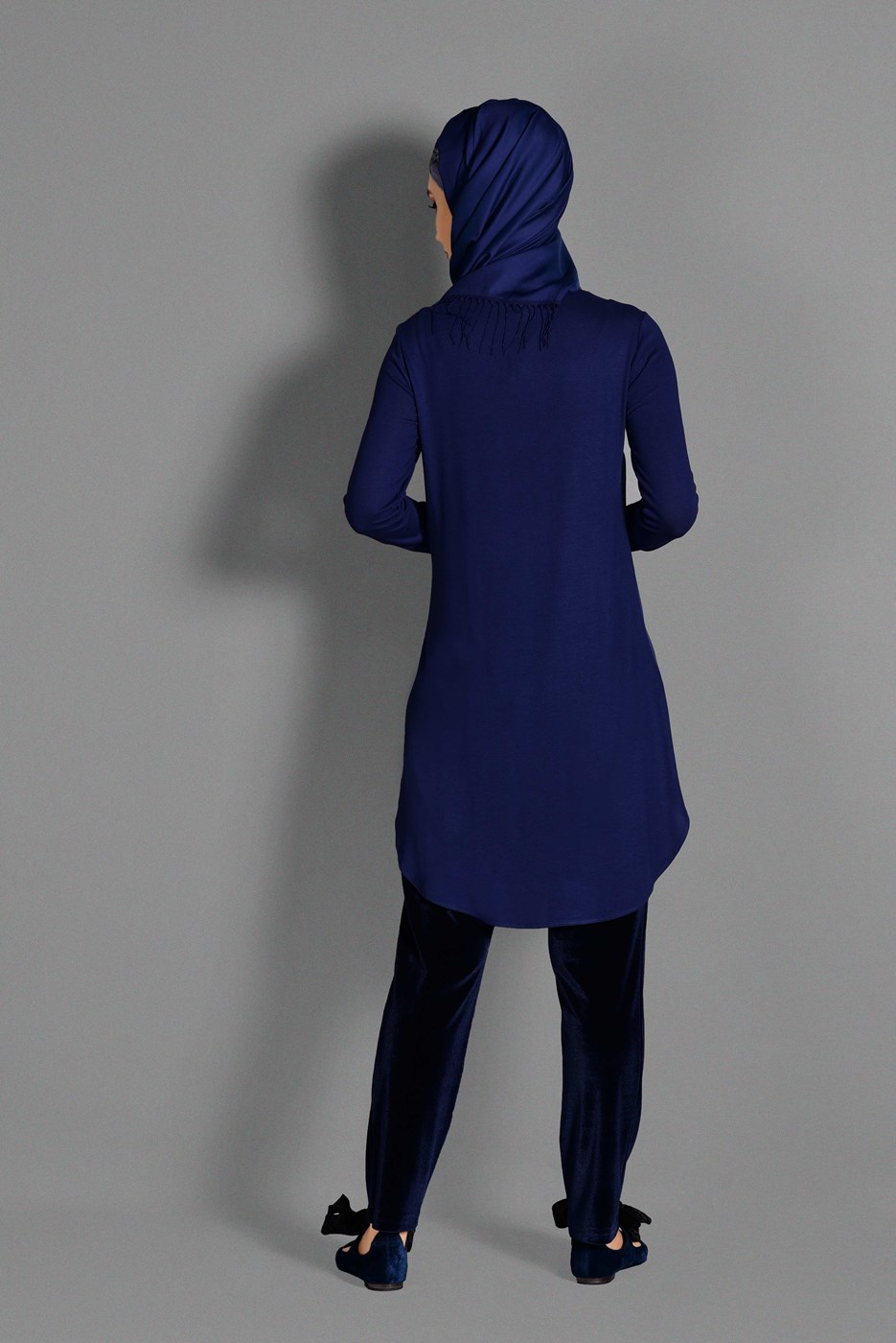 Tesettür giyim LACİVERT BASKI DETAYLI BİSİKLET YAKA TUNİK 4623